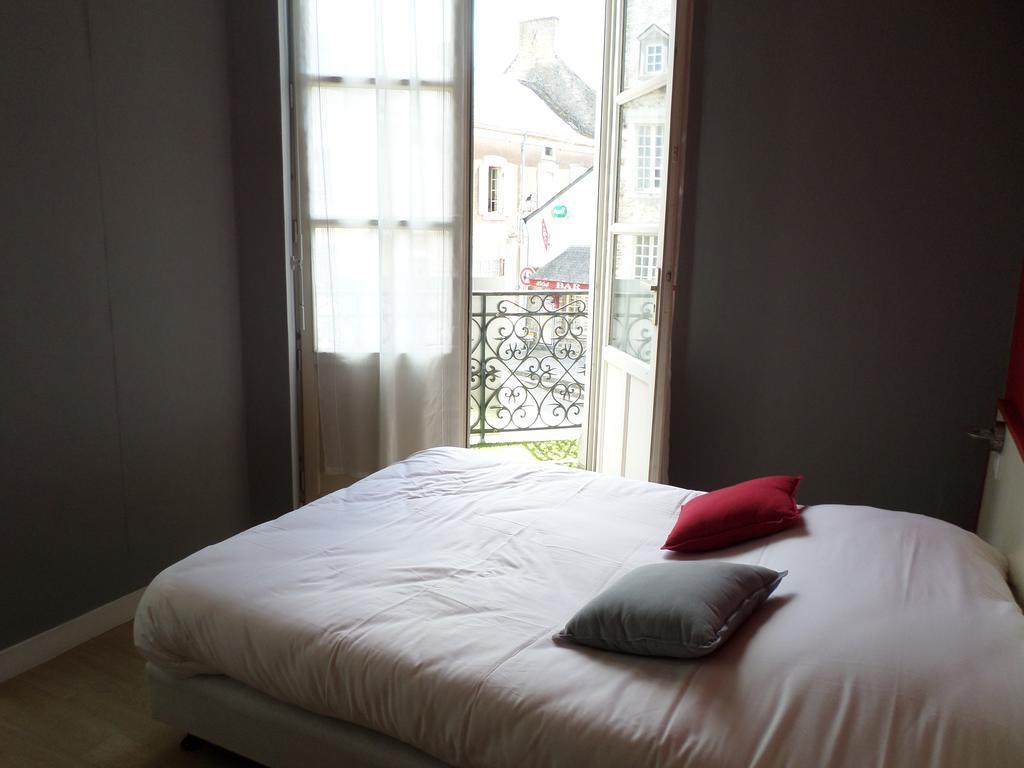 Le Relais De La Caleche Hotel Saint-Denis-d'Anjou Bagian luar foto