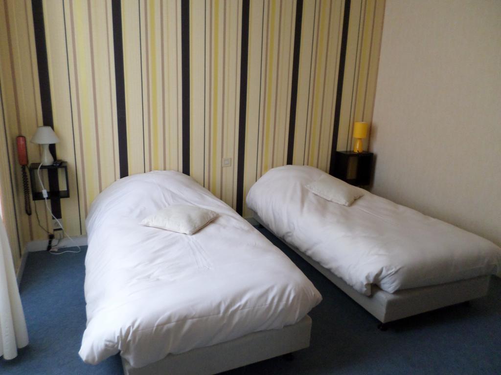 Le Relais De La Caleche Hotel Saint-Denis-d'Anjou Ruang foto