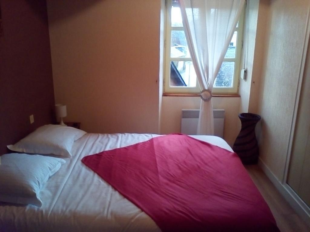 Le Relais De La Caleche Hotel Saint-Denis-d'Anjou Bagian luar foto