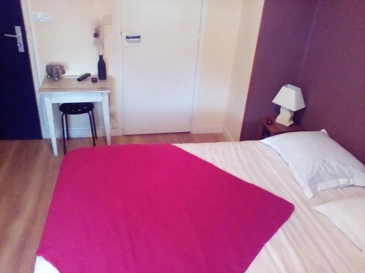 Le Relais De La Caleche Hotel Saint-Denis-d'Anjou Bagian luar foto