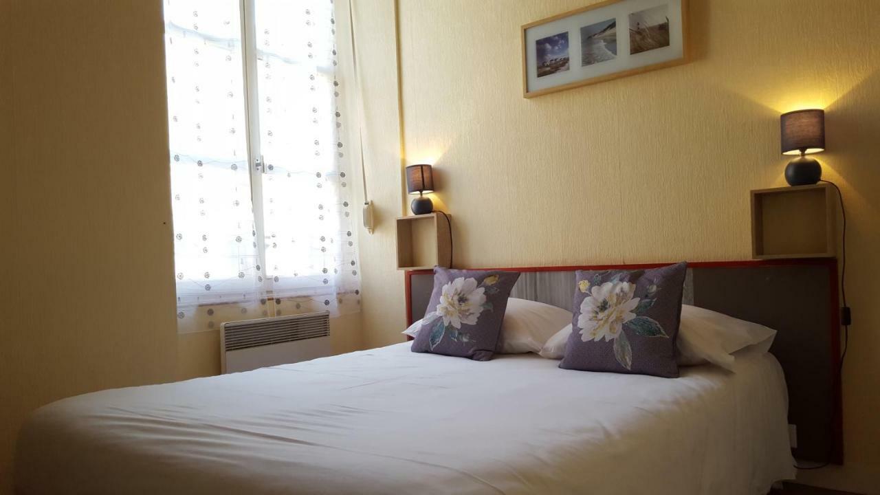 Le Relais De La Caleche Hotel Saint-Denis-d'Anjou Bagian luar foto