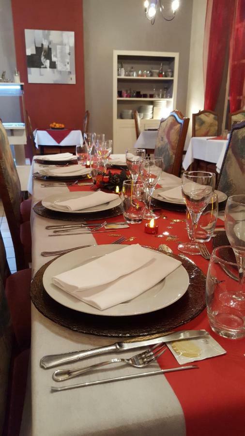Le Relais De La Caleche Hotel Saint-Denis-d'Anjou Bagian luar foto